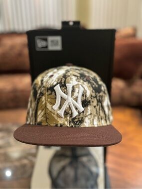 New York Yankees Real Tree Camo SnapBack Hat